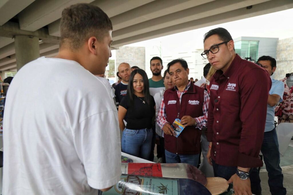 Jorge Reyes dará respaldo a jóvenes emprendedores