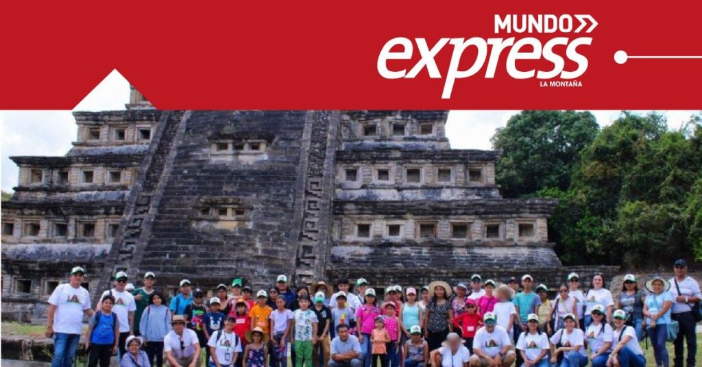 Llevan a niños vulnerables de Huejutla a las ruinas del Tajín