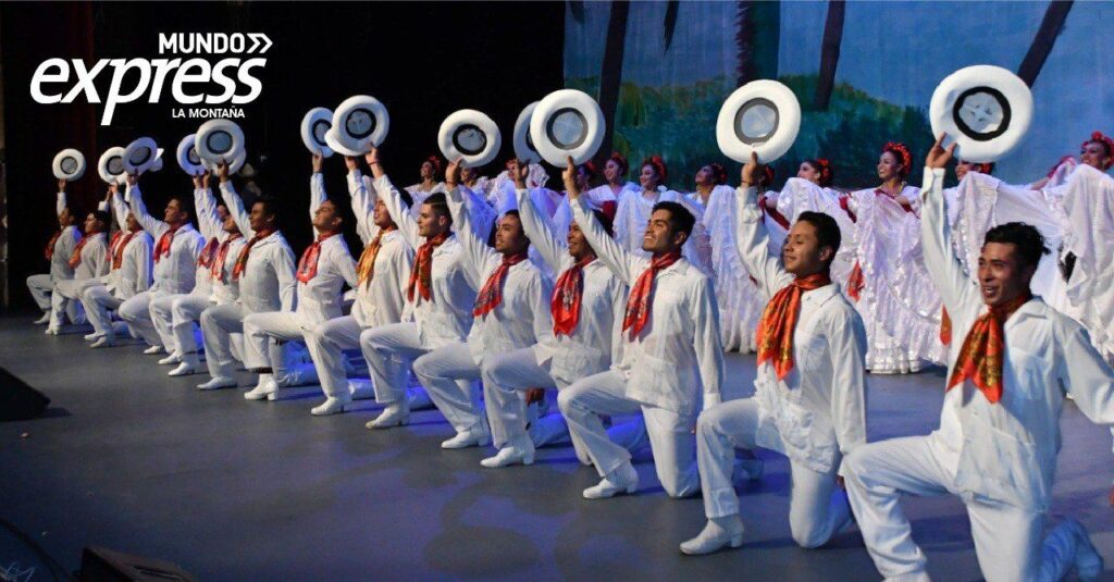 Bailarines de Zacualtipán compiten en Colombia